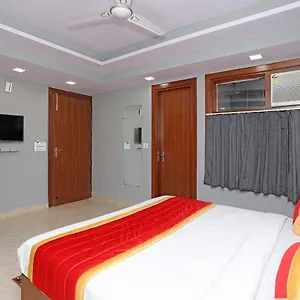 Hotel Capital O Aashiyana Paradise Near Omaxe Mall, Gurgaon